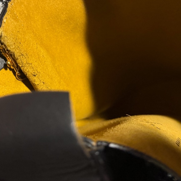 Stella McCartney Logo Black Tote Bag with Pouch
COMES WITH COA! - Picture 13 of 16